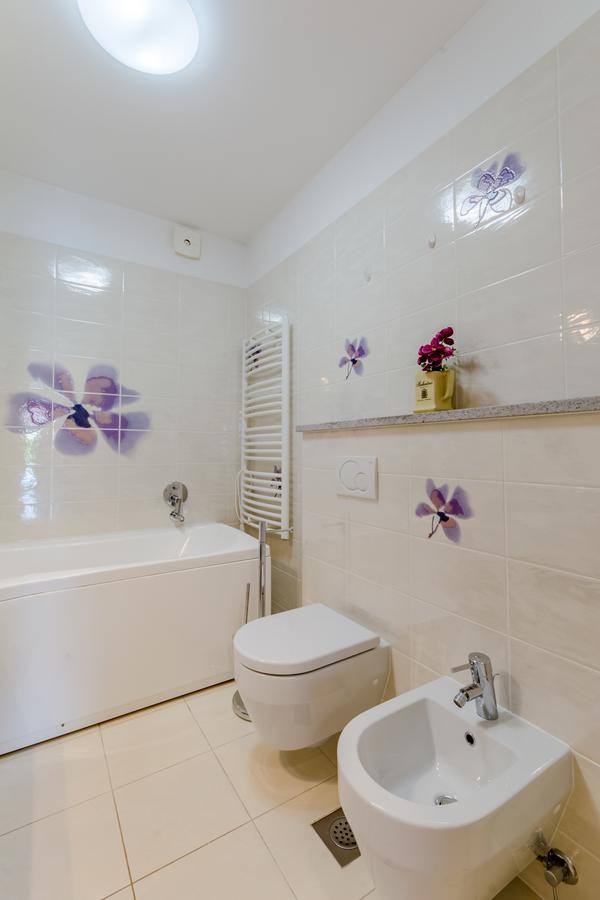 Apartments Villa Camellia - Adults Only ซูเปตาร์ ภายนอก รูปภาพ