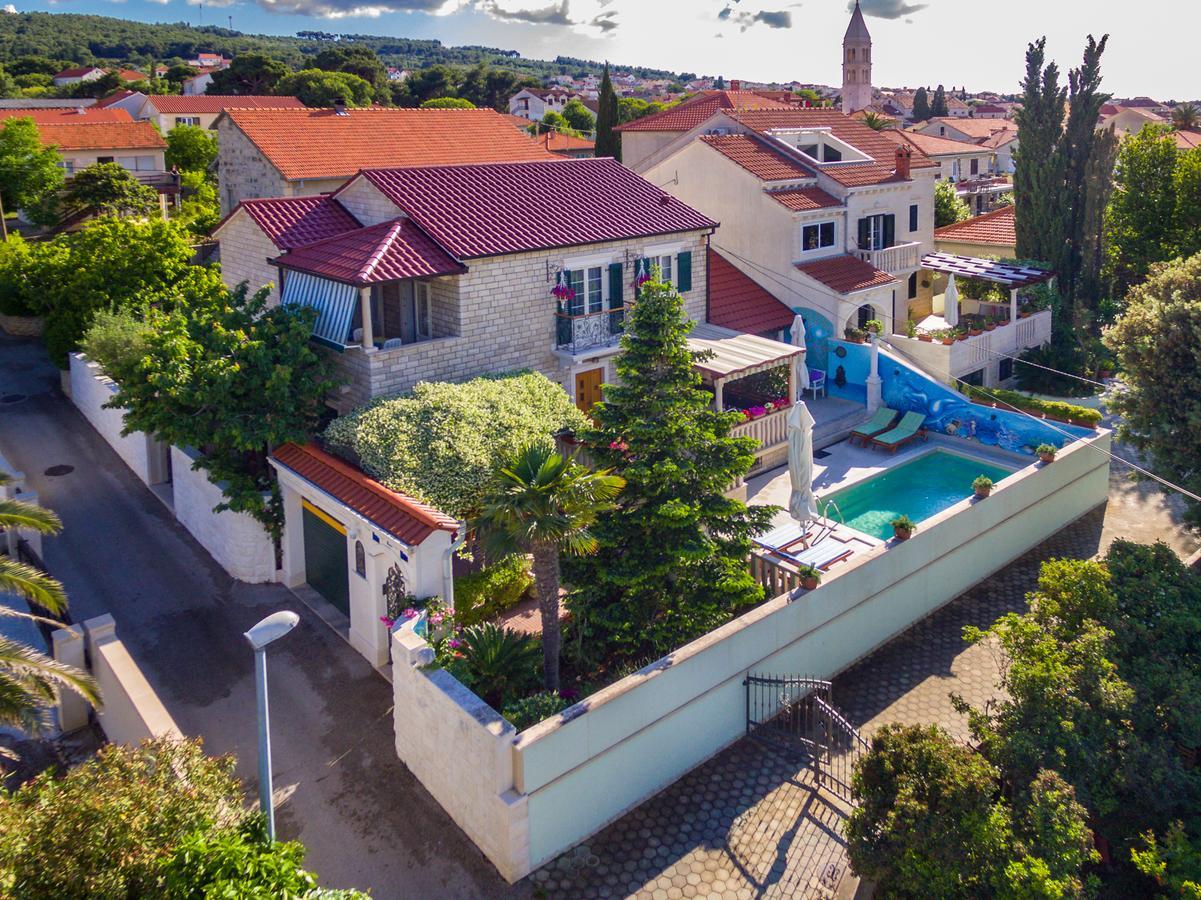 Apartments Villa Camellia - Adults Only ซูเปตาร์ ภายนอก รูปภาพ
